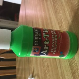 Fluorescent tempera paint